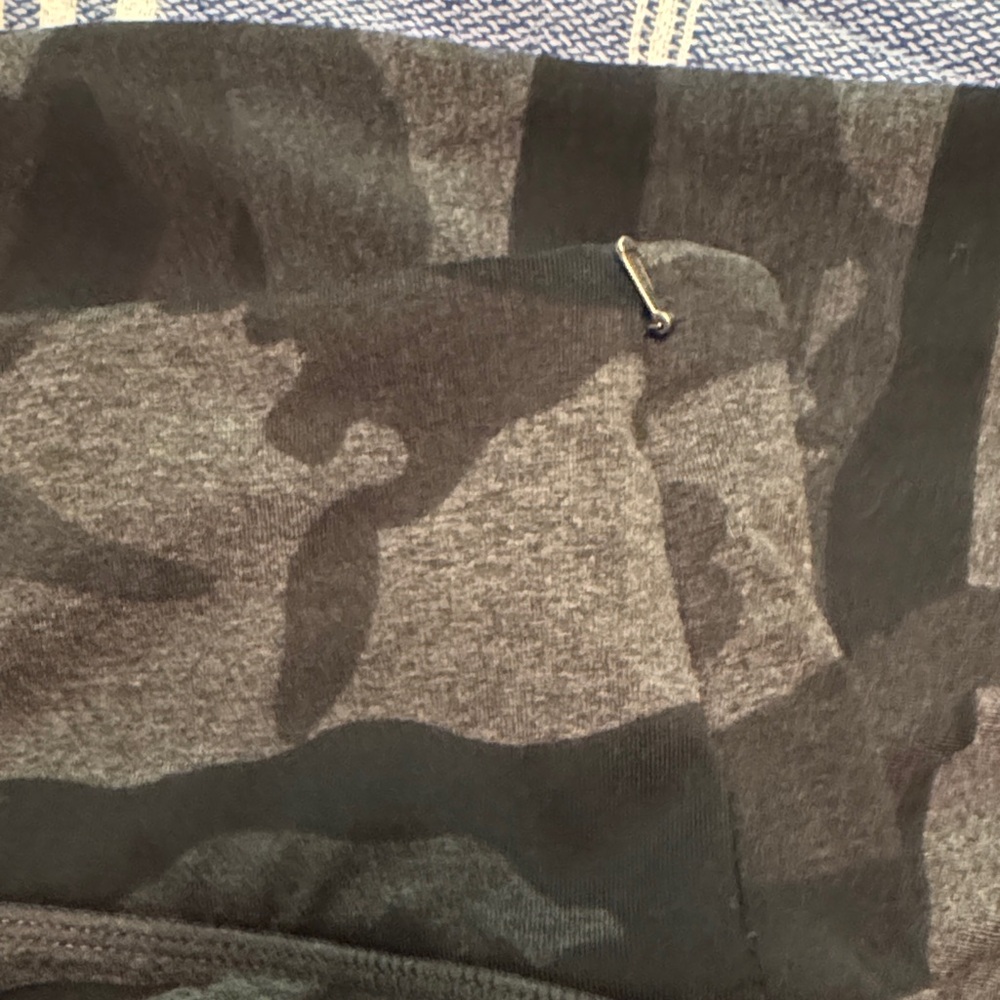 Tuff Athletics Women’s Black Camouflage Leggings size small - Picture 4 of 4